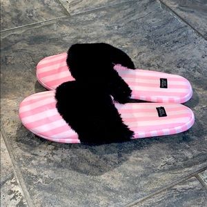 Victoria’s Secret Pink/Faux Fur Slippers
